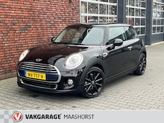 MINI Cooper - 1.5 Serious Business ParkeerSensoren/Navi/Cruise/Airco/Bluetooth