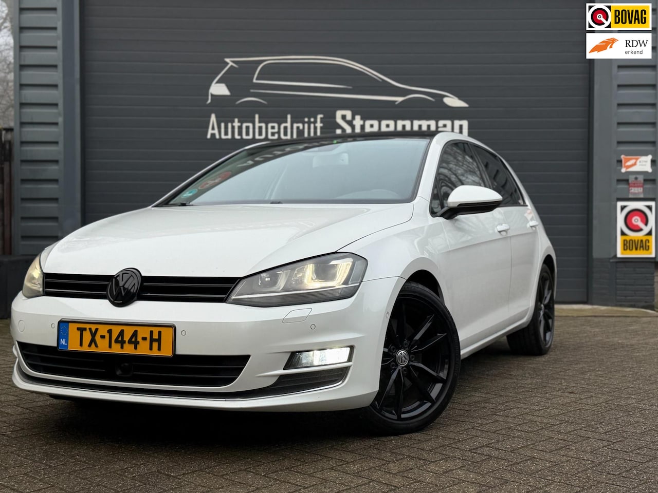 Volkswagen Golf - 1.4 TSI ACT Highline | Pano | Xenon | Leer - AutoWereld.nl