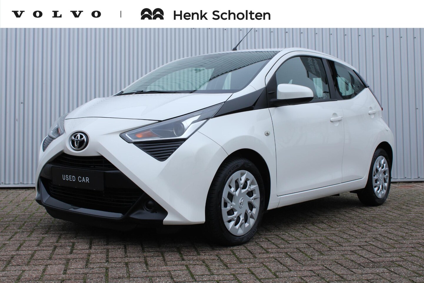 Toyota Aygo - 1.0 VVT-i x-play | Achteruitrijcamera | Apple Carplay | Android Auto | Airco | Elektrisch - AutoWereld.nl