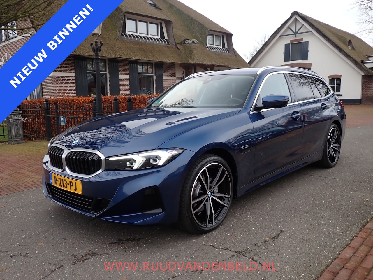 BMW 3-serie Touring - 320e FACELIFT 19''/WIDESCREEN/CAMERA/CARPLAY/KEYLESS/SFEERVERLICHTING - AutoWereld.nl