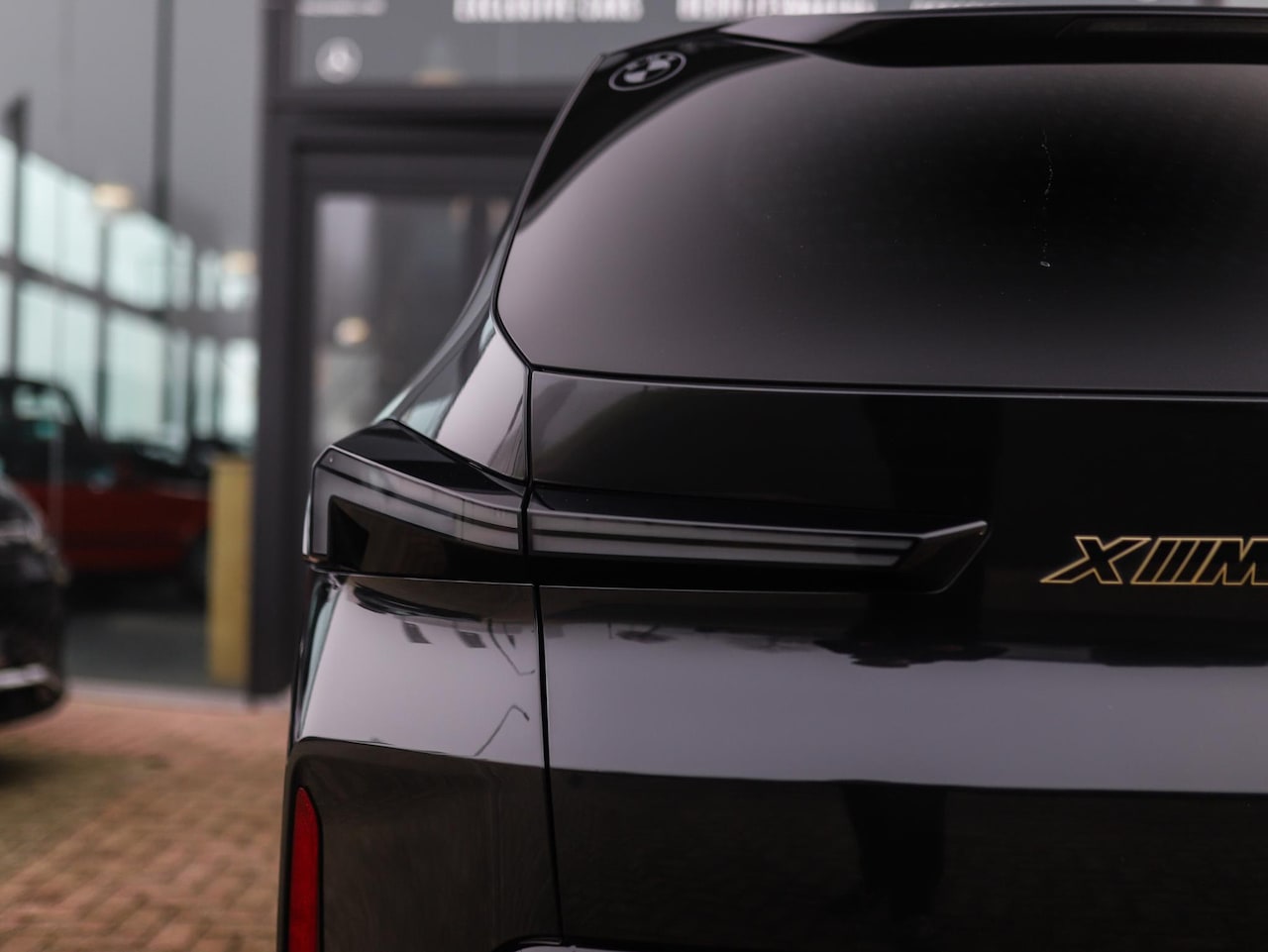 BMW XM - PHEV 30 kWh | B&W | Achterasbesturing | 23" | Keyless - AutoWereld.nl