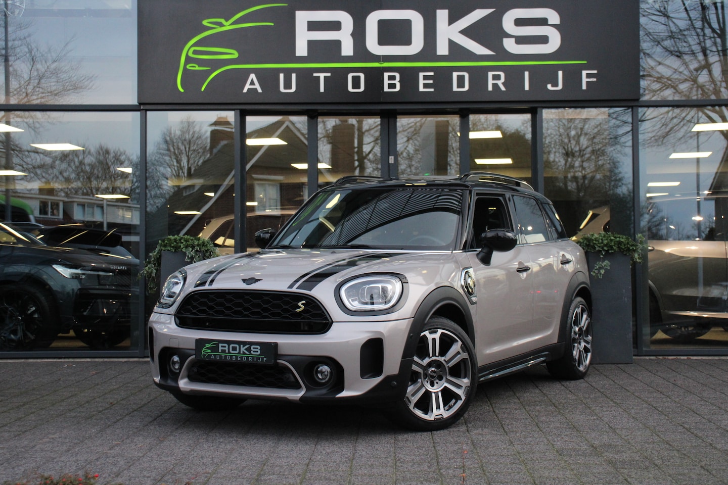 MINI Countryman - Mini 2.0 Cooper S E ALL4 ALL4 Navi/Camera/Keyless/Head-up/Sfeerverlichting/Leder/19Inch - AutoWereld.nl