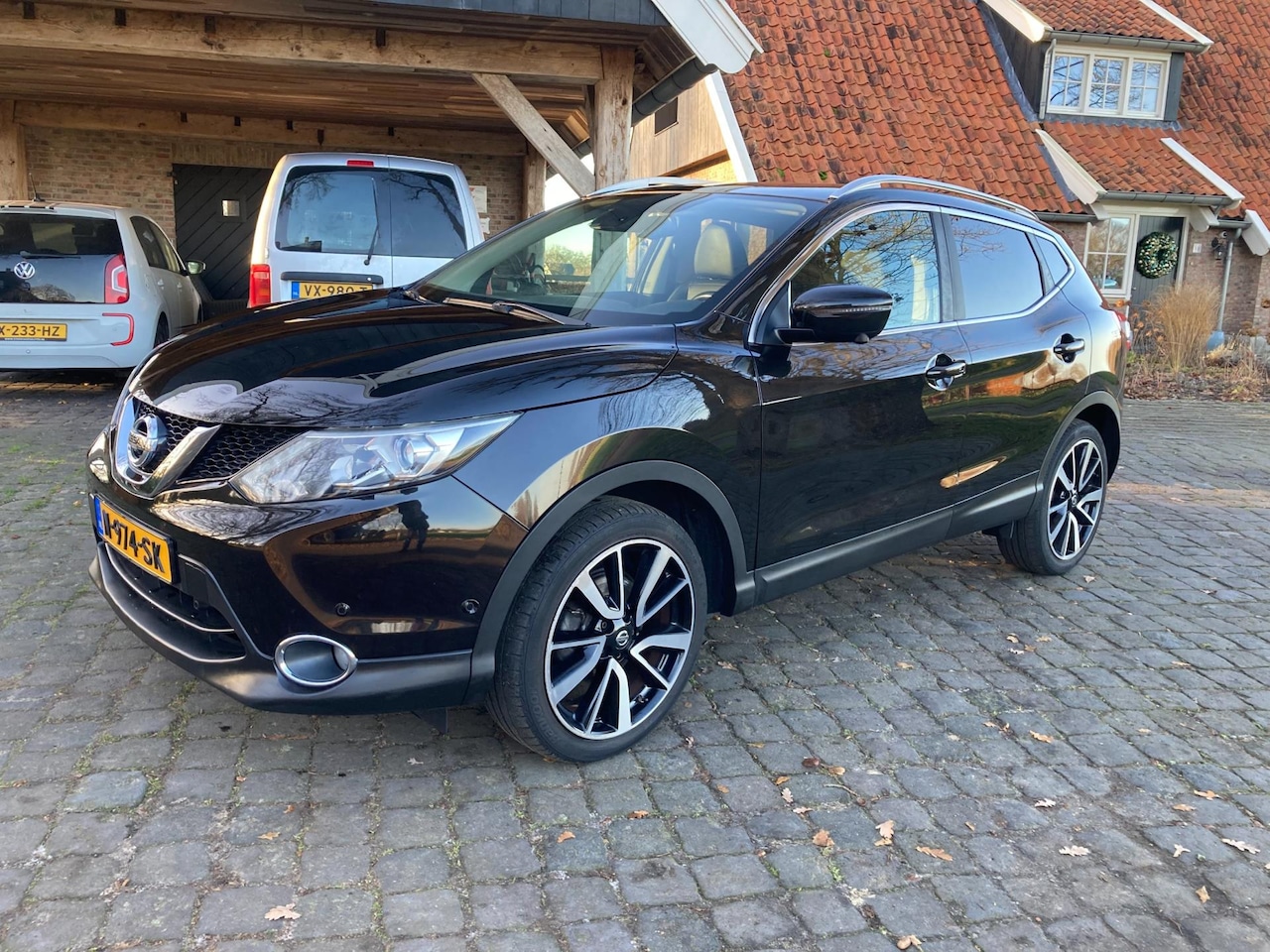 Nissan Qashqai - 1.2 Connect Edition Panorama dak, lederen bekleding - AutoWereld.nl