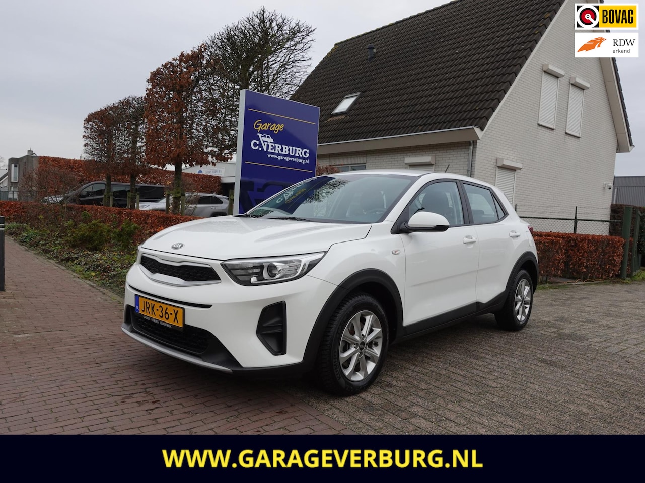 Kia Stonic - 1.2 MPi ComfortLine (Airco,Lm velgen,Achteruitrijcamera,Navigatie/Carplay) --46.963 Km -- - AutoWereld.nl