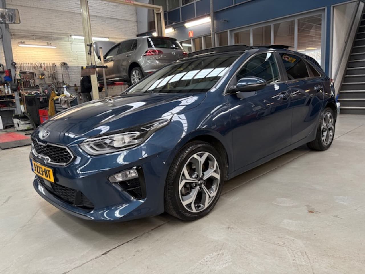 Kia Cee'd - Ceed 1.4 T-GDi 140pk DCT7 ExecutiveLine | Schuif- Kanteldak | Leder | Naigatie | Camera | - AutoWereld.nl