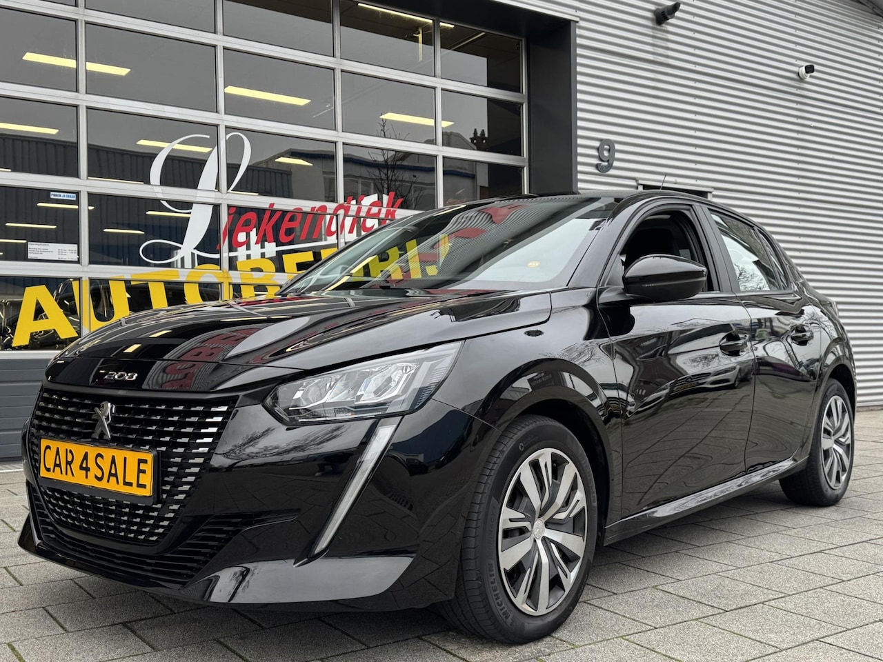 Peugeot 208 - 1.2 PureTech Active Pack 53.000 KM - Navigatie / Apple CarPlay I Airco I LED I Veiligheid - AutoWereld.nl