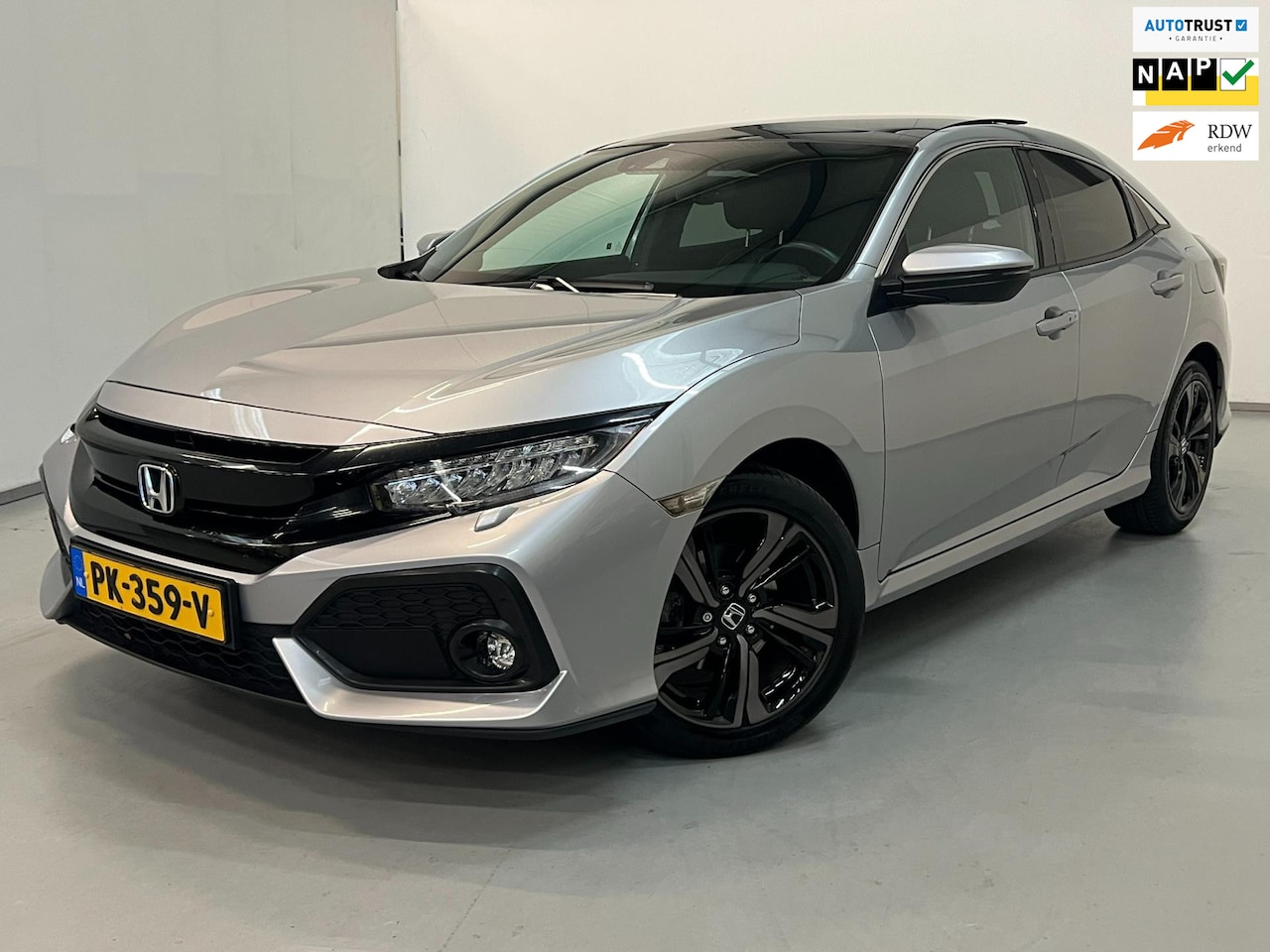 Honda Civic - 1.0 i-VTEC Executive / NL-auto / Pano / Leder - AutoWereld.nl
