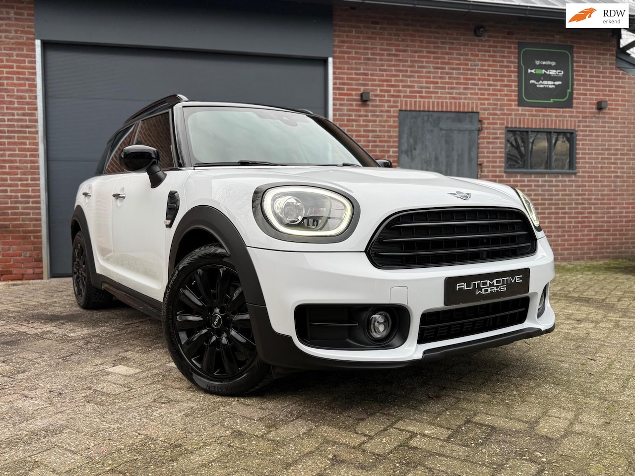 MINI Countryman - 1.5 Cooper Pepper Automaat | 2019 | Leder | Trekhaak | PDC | NAP - AutoWereld.nl