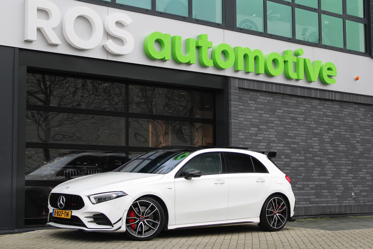 Mercedes-Benz A-klasse - AMG 35 4MATIC Edition 1 | FULL OPTION! | SCHAALSTOELEN | PANO | BURMESTER | STERRENHEMEL | - AutoWereld.nl