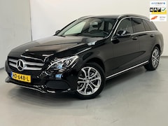 Mercedes-Benz C-klasse Estate - 180 / NL-auto / Camera / Trekhaak / Stoelverwarming