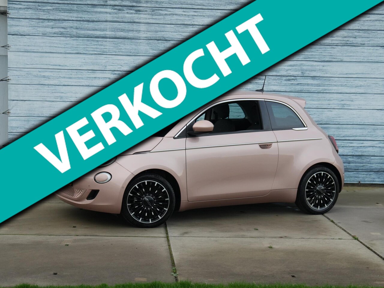 Fiat 500 - 3+1 Icon 42 kWh Soh 92% Carplay Navi Velgen Camera - AutoWereld.nl