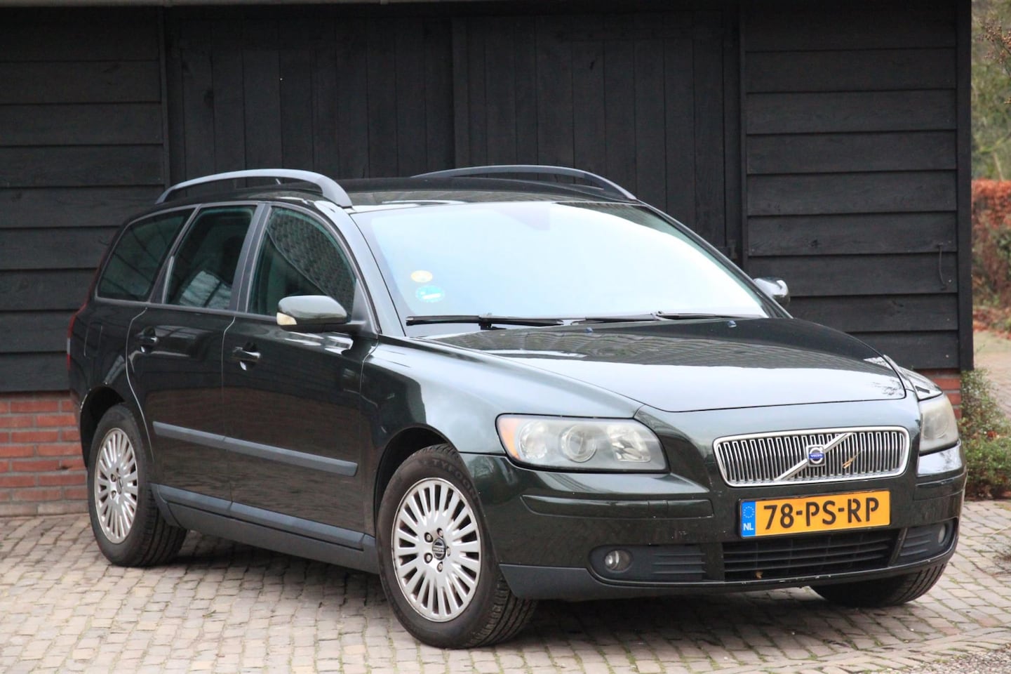 Volvo V50 - 2.4i Kinetic 5 Cilinder/170PK/Airco/Cruise - AutoWereld.nl