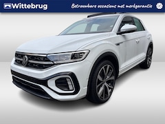 Volkswagen T-Roc - 1.5 TSI 150pk R-Line DSG Automaat Panoramadak / Leder / IQ LED verlichting / 19"LM / Navig