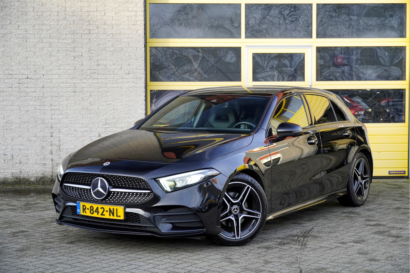 Mercedes-Benz A-klasse - 180 Business Solution AMG BJ2022 Lmv 18" | Led V+A | Pdc | Navi | Achteruitrijcamera | Das - AutoWereld.nl