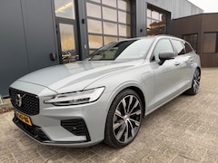 Volvo V60 - T6 HYBRID AWD Plus Dark|PANORAMA|360|H&K|