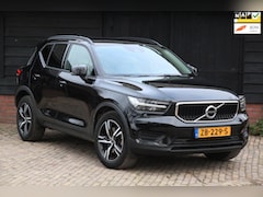 Volvo XC40 - 2.0 T4 Momentum Camera/Stoelverwarming/Navigatie/Parkeersensor/68000km