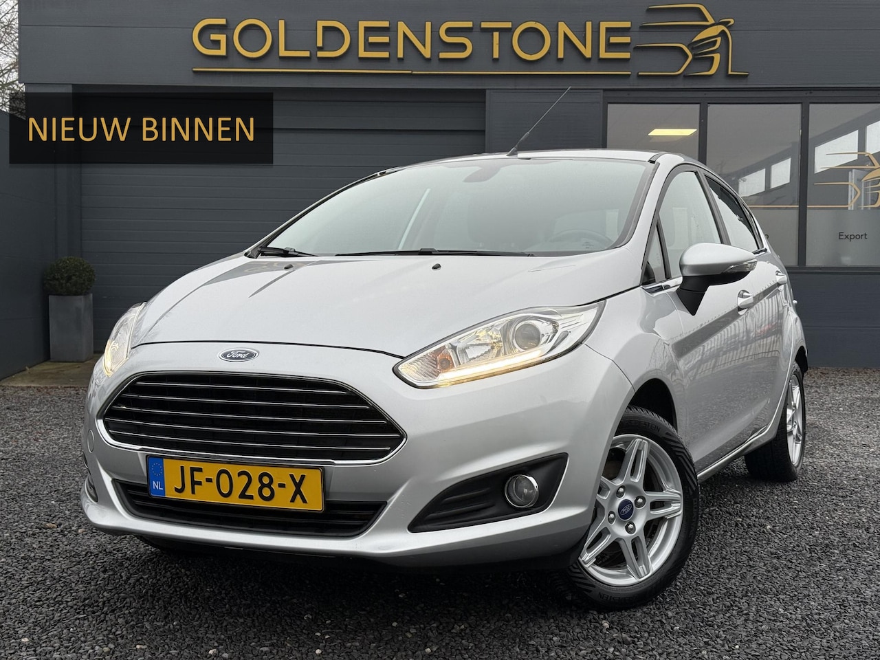Ford Fiesta - 1.0 Titanium 1e Eigenaar,Airco,Trekhaak,5 Deurs,Lm velgen,Pdc,Dealer Onderhouden,Apk tot 0 - AutoWereld.nl