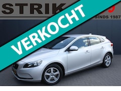 Volvo V40 - 1.6 T3 150PK Momentum - NAVIGATIE - LAGE KM. STAND - NL AUTO - TREKHAAK