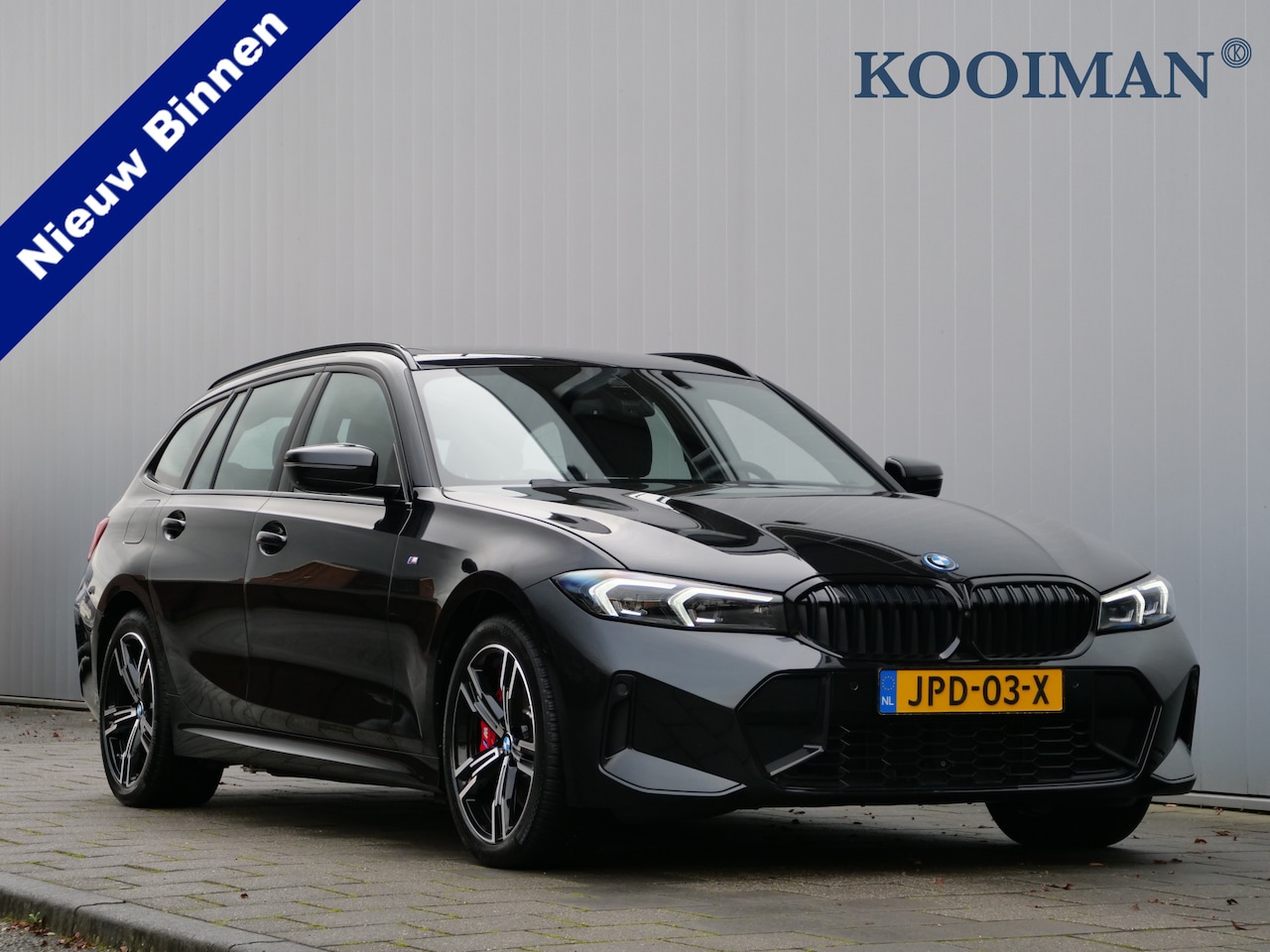BMW 3-serie Touring - 330e 292 Pk Automaat M-Sport pakket Navigatie / Camera / Pano-dak / DAB / Apple Carplay - AutoWereld.nl