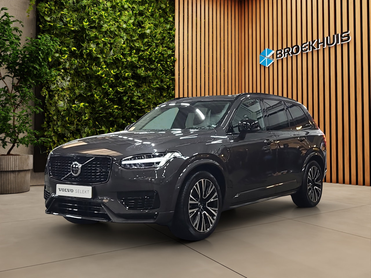 Volvo XC90 - 2.0 T8 Recharge AWD Ultimate Dark Luchtvering Trekhaak Harmankardon - AutoWereld.nl