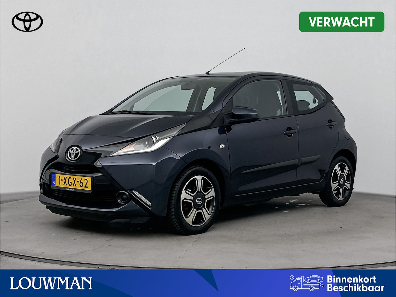 Toyota Aygo - 1.0 VVT-i x-play Parkeercamera | Airco | Lichtmetalen Velgen - AutoWereld.nl