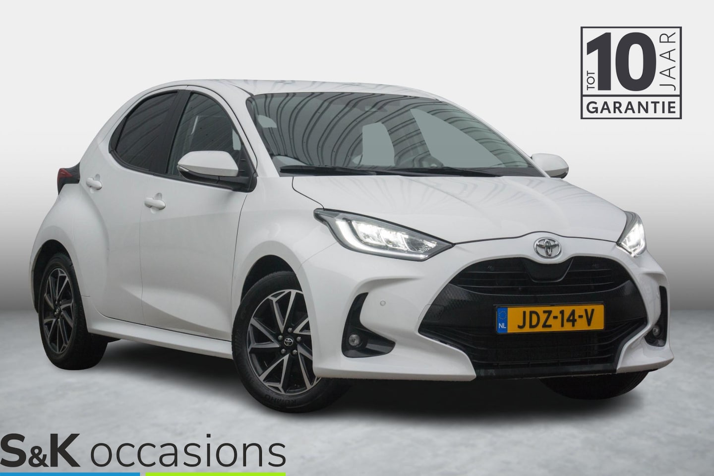 Toyota Yaris - 1.5 VVT-i Dynamic PDC ACC Camera Lane Assist - AutoWereld.nl