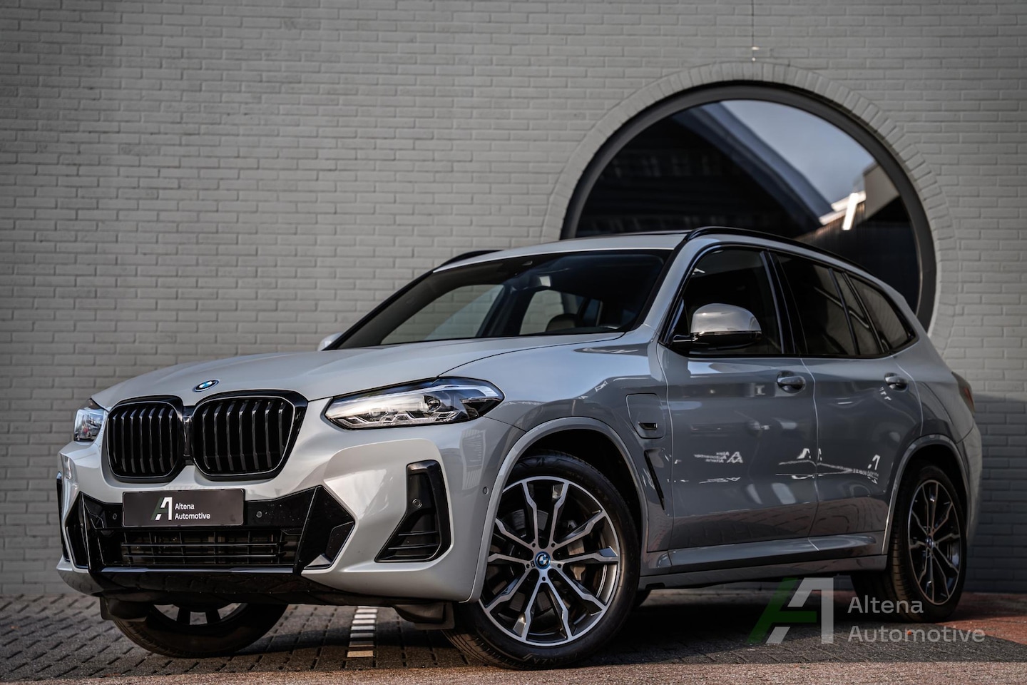 BMW X3 - xDrive30e Business Edition Plus M-sport, BTW, 20 inch, panorama dak, camera - AutoWereld.nl