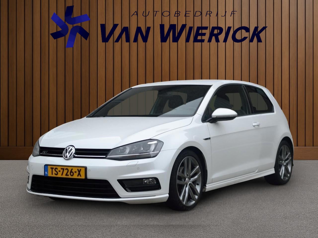 Volkswagen Golf - 1.4 TSI Highline Automaat 3x R-Line | Stoelverwarming | LED | Cruise - AutoWereld.nl