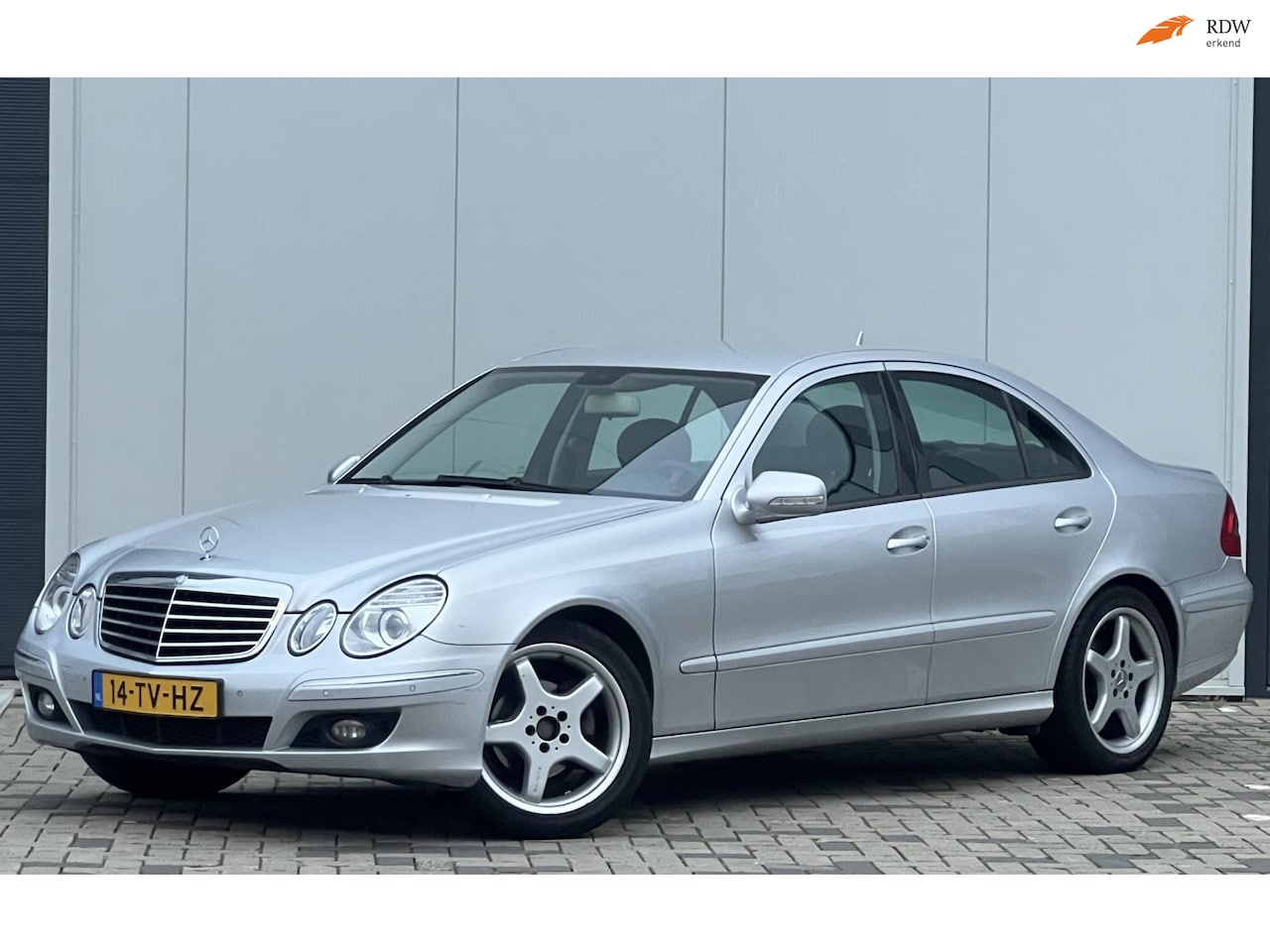 Mercedes-Benz E-klasse - 220 CDI Avantgarde AUTOMAAT LEER NAVI EURO4 - AutoWereld.nl