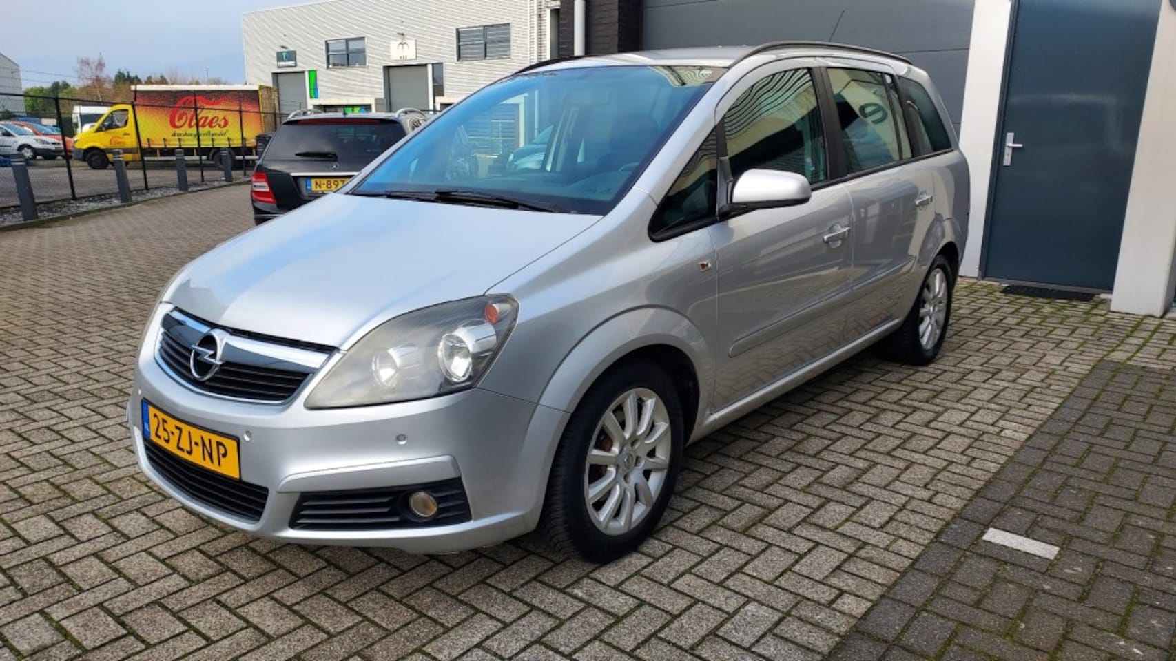 Opel Zafira - 1.8i 16V 7-Persoons / Airco / Cruise Control / Nieuwe APK - AutoWereld.nl