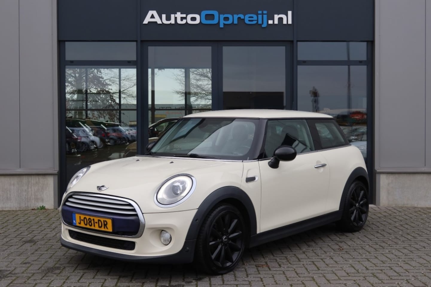 MINI Cooper - 1.5 COOPER Chili Business Clima, Leder, Stoelverwarming, Carplay, Cruise - AutoWereld.nl