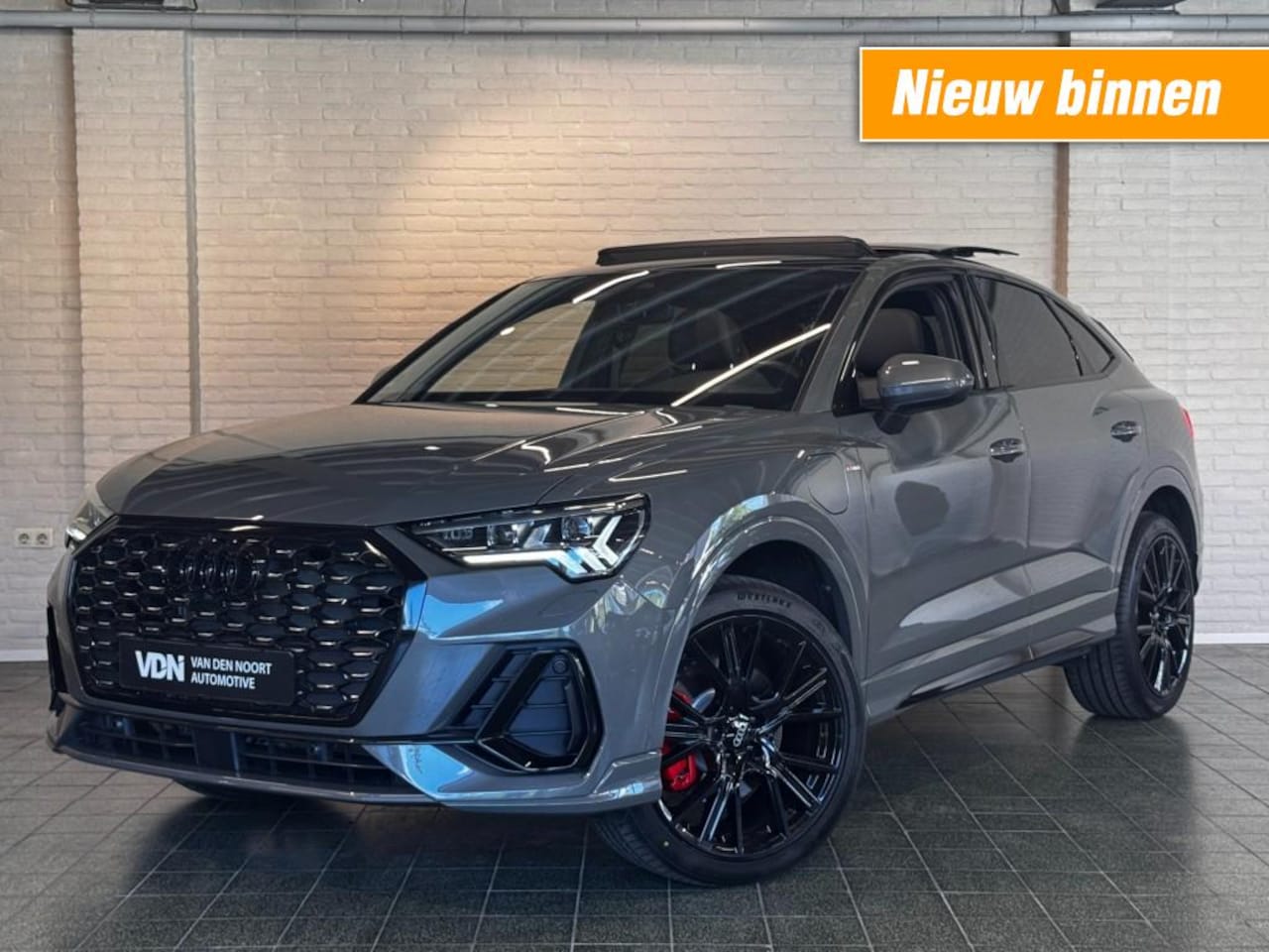 Audi Q3 Sportback - 45 TFSIe S-Line Black Edition Vol Opties Pano 360 BenO Trekhaak - AutoWereld.nl
