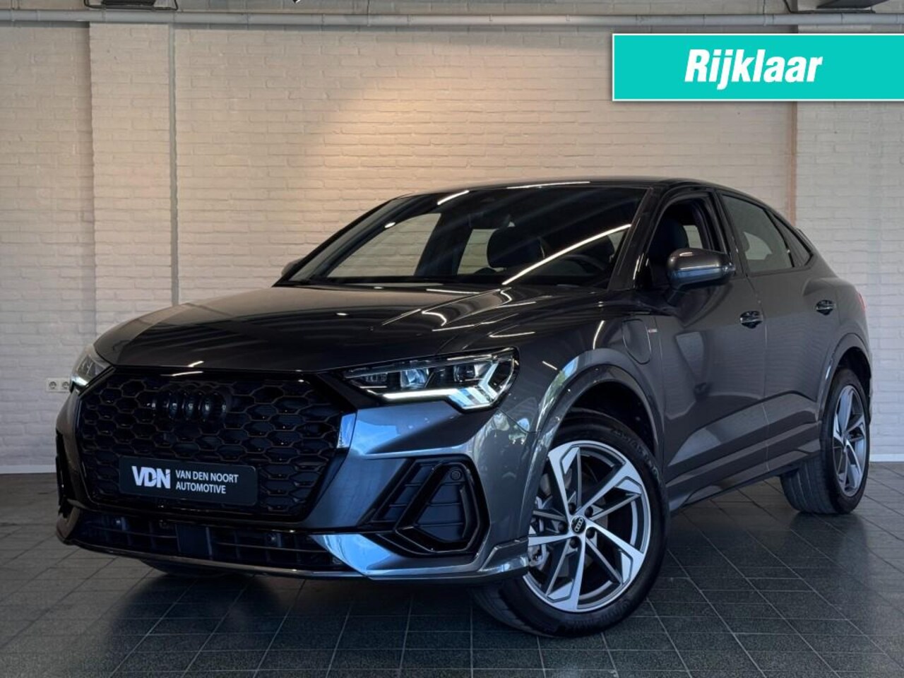 Audi Q3 Sportback - 45 TFSIe S-Line Black Edition Stoelv Sonos Sfeerv 19'' - AutoWereld.nl
