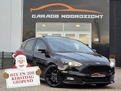 Ford Focus - 2.0 ST-3 250PK SCHUIFDAK|XENON-LED|NAVIGATIE|ECC/AIRCO|LEDER|GETINT GLAS|PDC|19 INCH RS VE