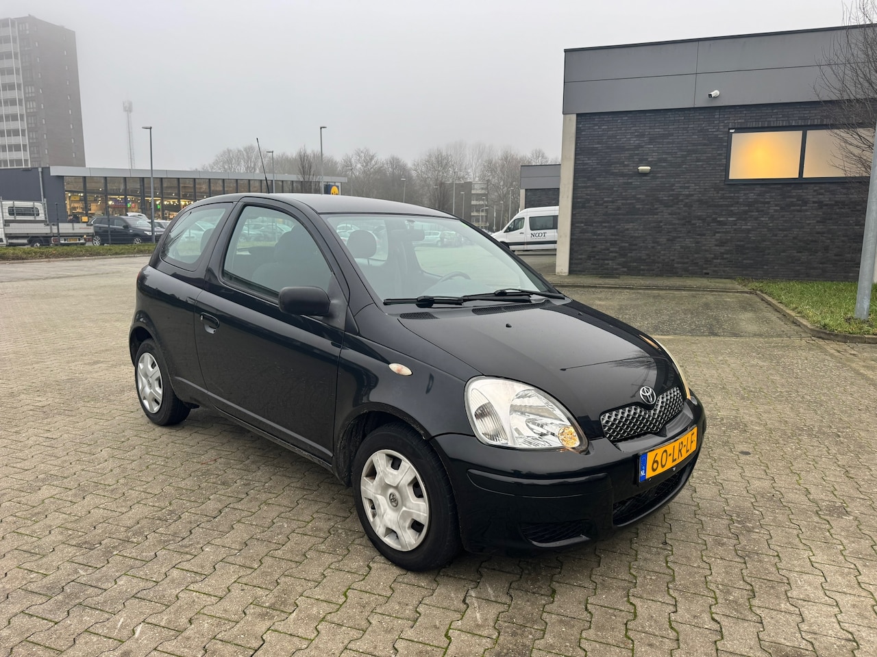 Toyota Yaris - 1.3 VVT-i Sol. AUTOMAAT - AutoWereld.nl