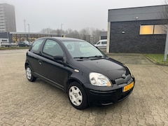 Toyota Yaris - 1.3 VVT-i Sol. AUTOMAAT