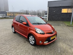 Toyota Aygo - 1.0 VVT-i Dynamic Orange. AUTOMAAT