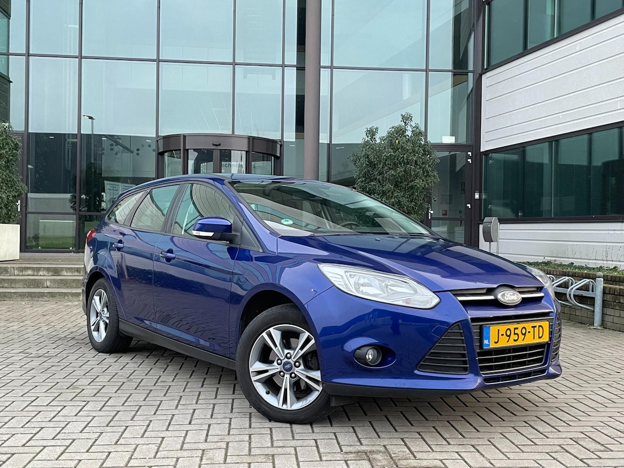 Ford Focus Wagon - 1.0 EcoBoost Trend | Nette auto | Nieuwe APK - AutoWereld.nl