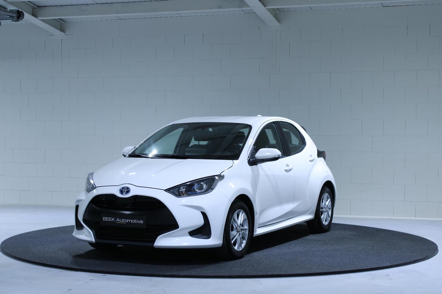 Toyota Yaris - 1.5 Hybrid | Stoelverwarming | Apple CarPlay - AutoWereld.nl