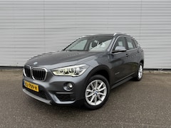 BMW X1 - sDrive20i Cent.Hi.Ex NAP Automaat Leer Dealer OH HUD Trekhaak