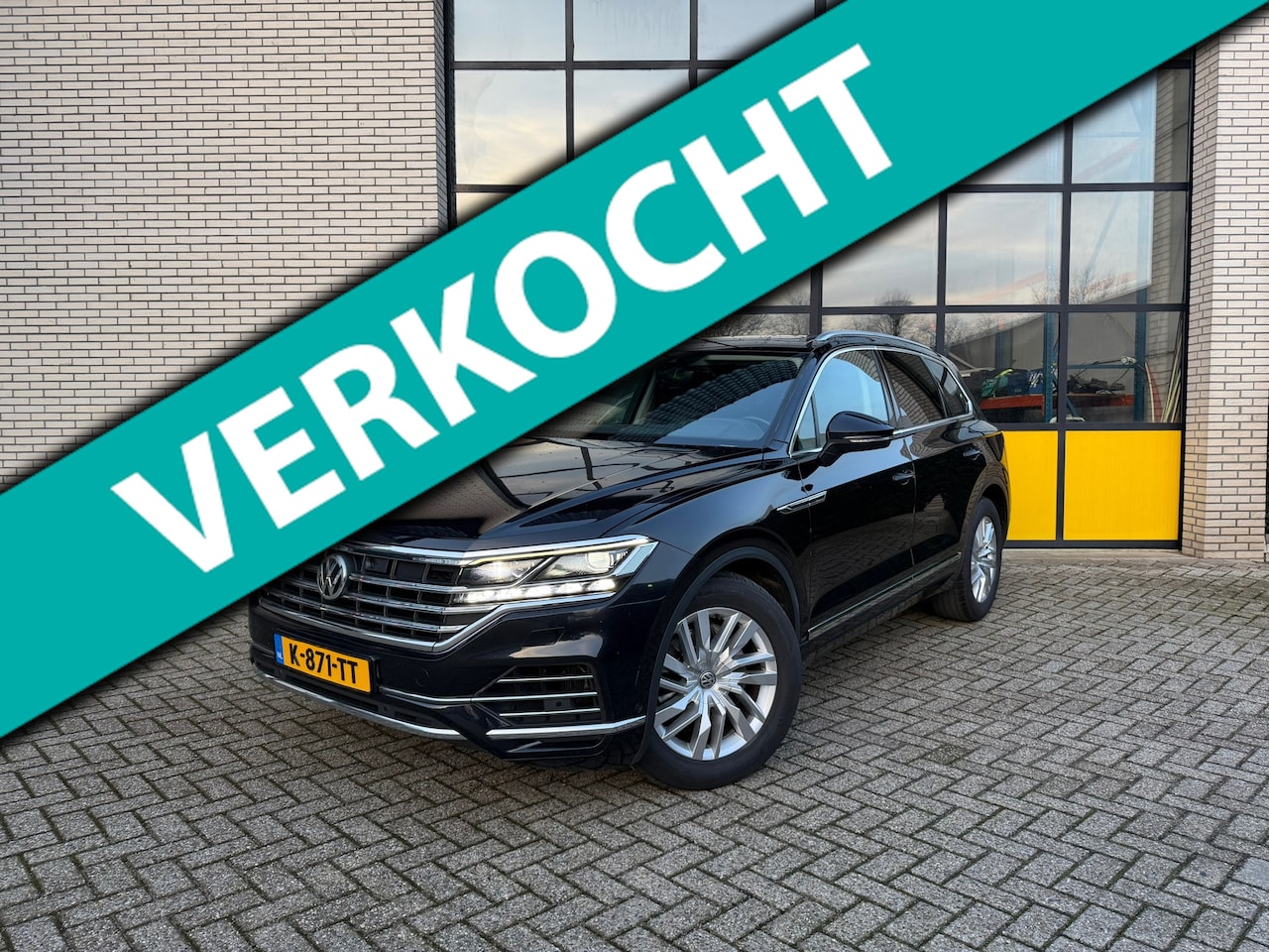 Volkswagen Touareg - 3.0V6 Full option R-Line, Luchtvering, Night vision & Trekhaak - AutoWereld.nl