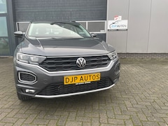 Volkswagen T-Roc - 1.5 TSI Sport 1.5 TST 150 PK! Automaat met o.a. Airco / Navigatie / Stoelverwarming Etc!
