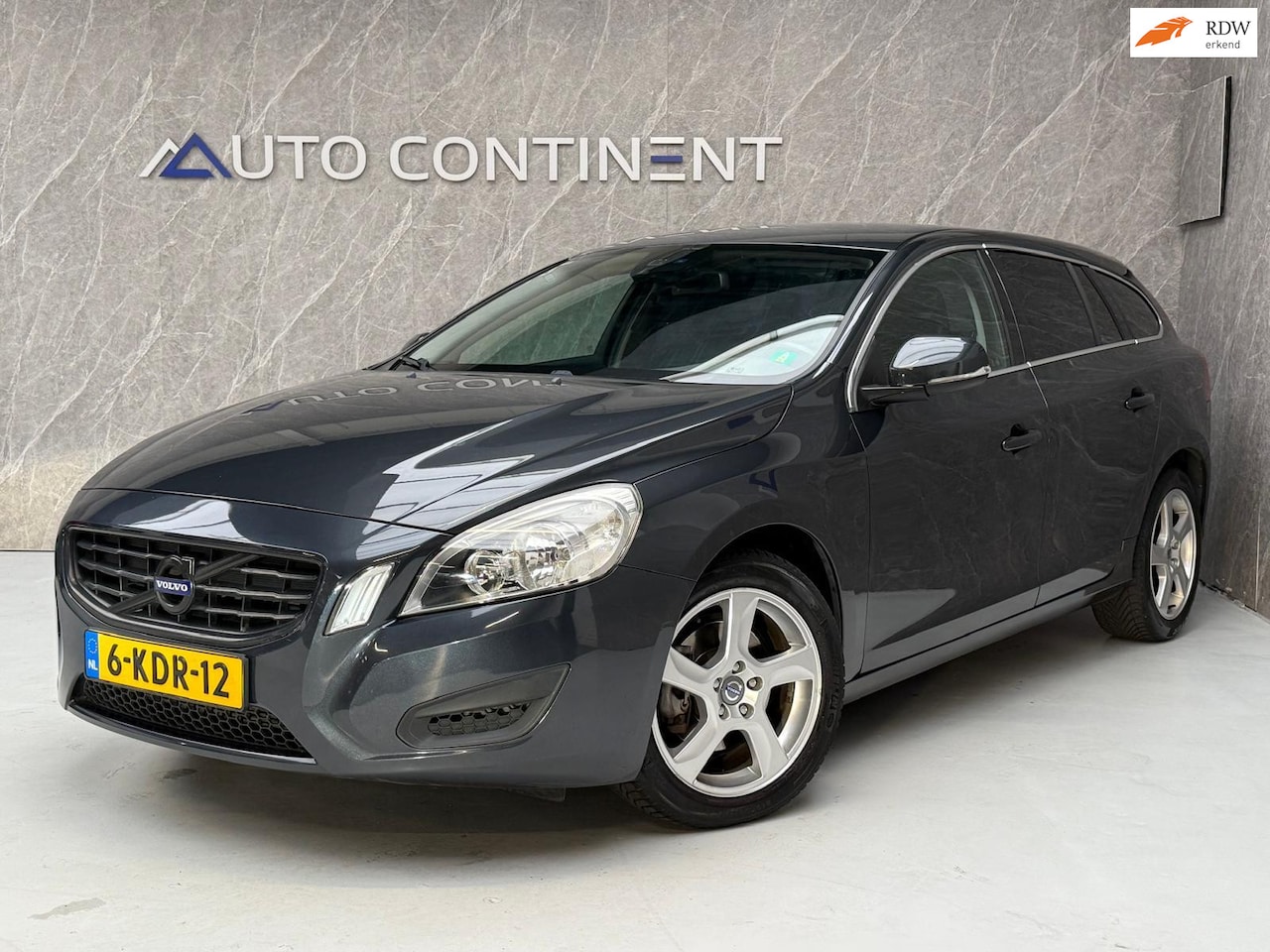 Volvo V60 - 1.6 DRIVe / APK / Beurt / Goed Onderhouden - AutoWereld.nl