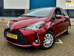 Toyota Yaris - 1.5 Hybrid Premium * DEALER ONDERHOUDEN * PANORAMADAK * EXTRA STIL