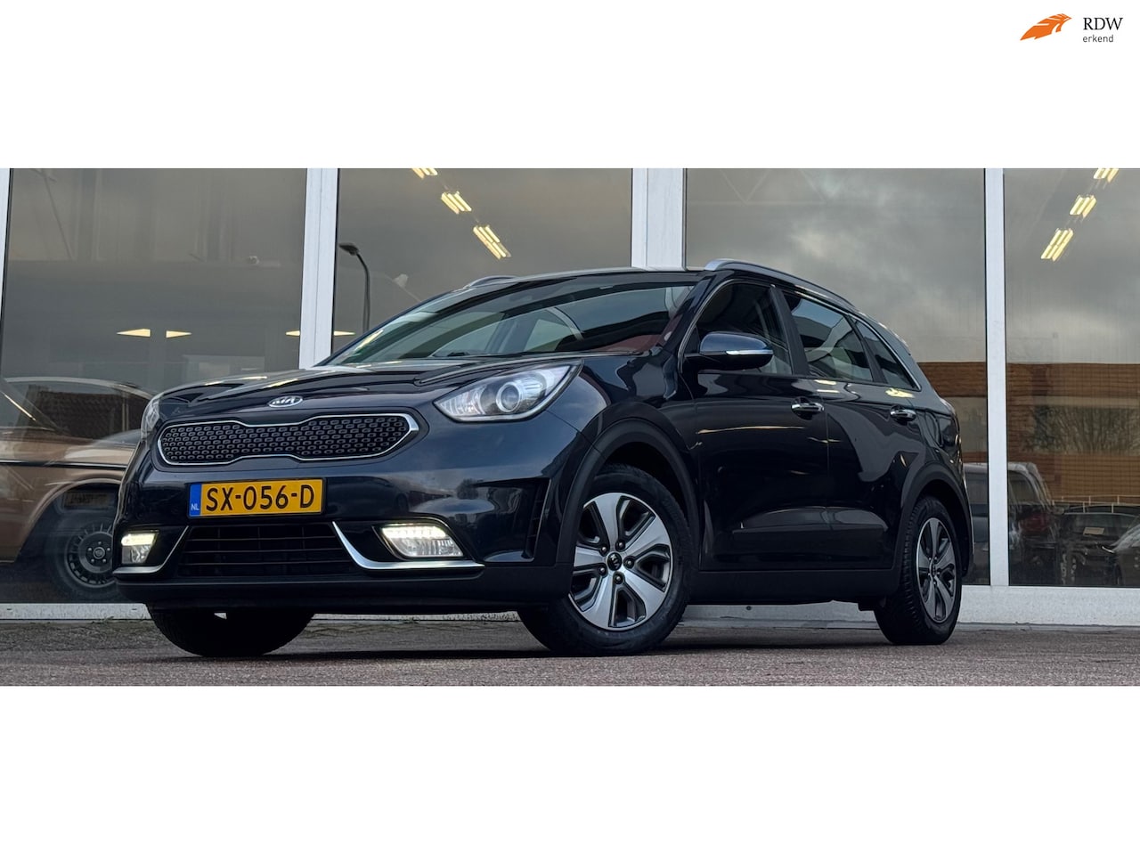 Kia Niro - 1.6 GDi Hybrid DynamicLine 100% Dealer onderhouden Trekhaak 2e Eigenaar - AutoWereld.nl