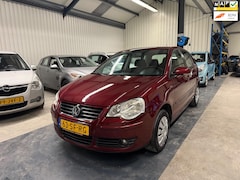 Volkswagen Polo - 1.4-16V Comfortline 5 DEURS/CLIMA/NAP/APK
