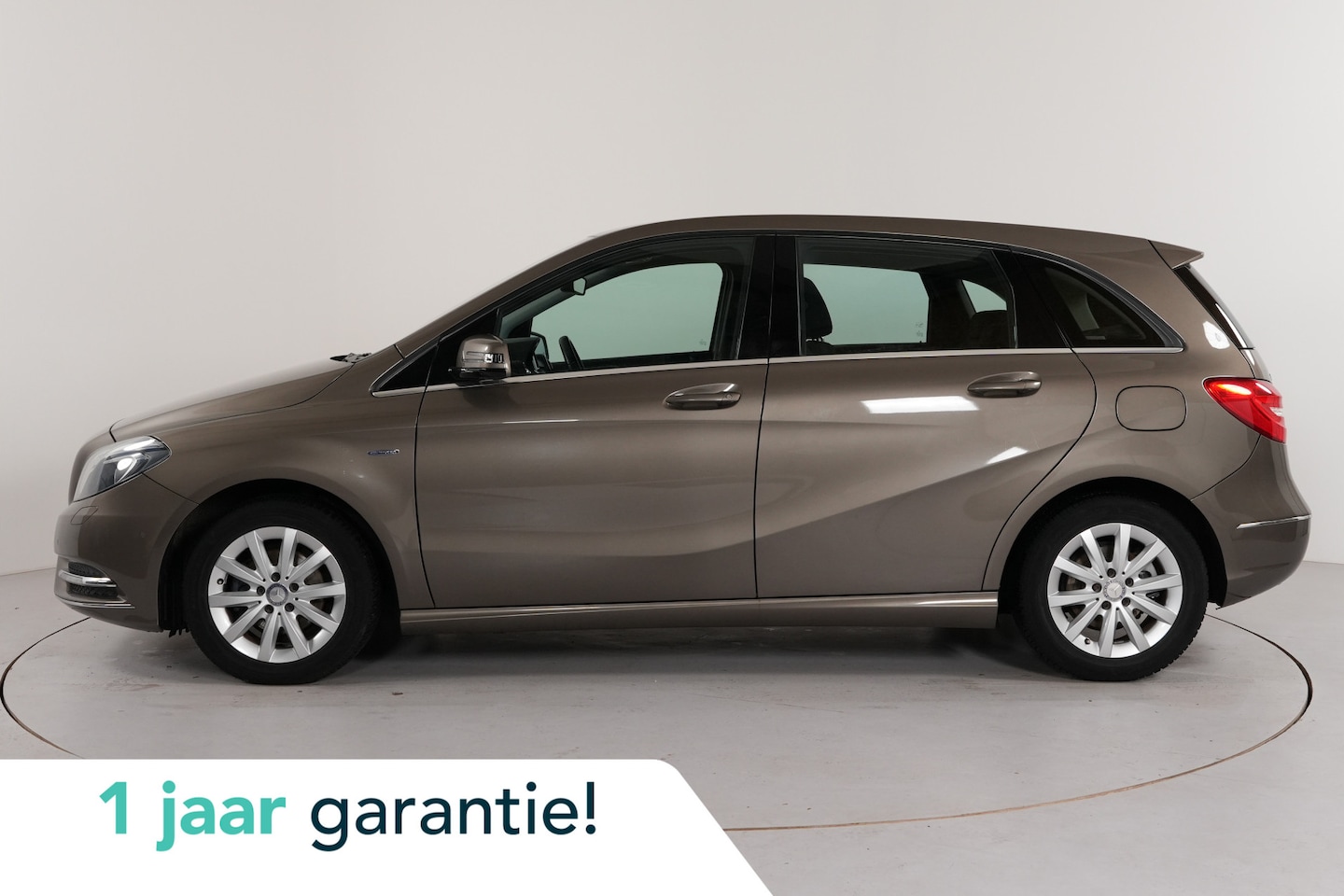 Mercedes-Benz B-klasse - 180 Ambition | Trekhaak | Navi | Cruise | PDC v/a | Climate | - AutoWereld.nl