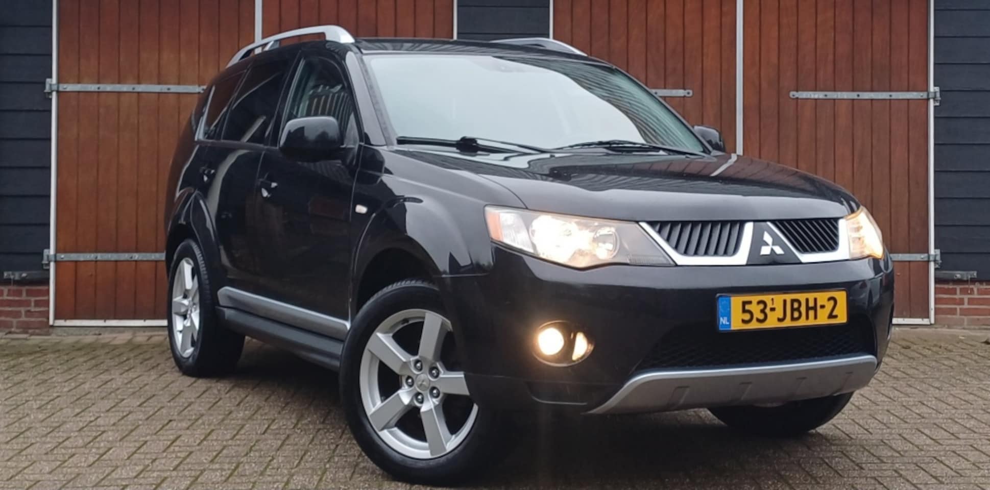 Mitsubishi Outlander - 2.4 Instyle 2.4 Instyle, EXPORT, 4x4, Automaat, Bluetooth, 7 persoons - AutoWereld.nl