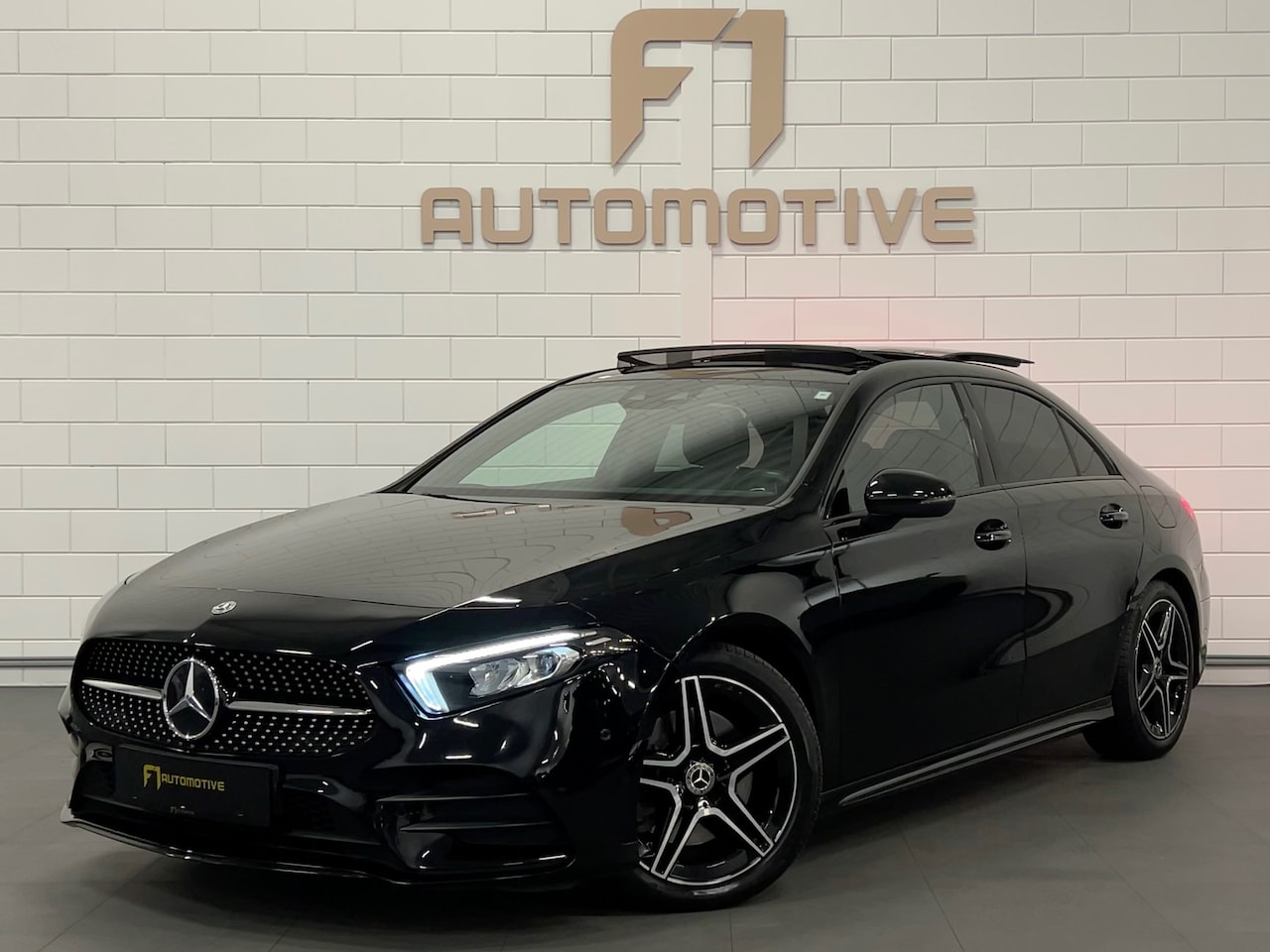 Mercedes-Benz A-klasse - 250 AMG Limo|Pano|Night|Sfeer|Burmest - AutoWereld.nl