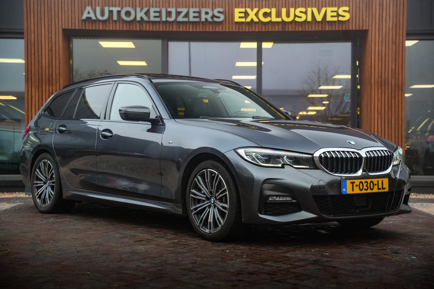 BMW 3-serie Touring - 330e High Executive M Sport Panodak Harman Kardon HUD Leer Alcantara - AutoWereld.nl